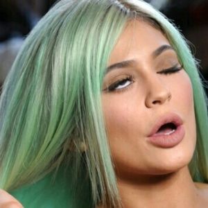 Meet your Posher, Azania